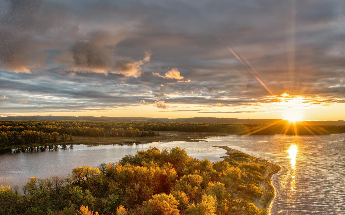 Don’t Wait for Summer: The Hidden Advantages of Buying Waterfront Homes in Winter Around Salem, Missouri